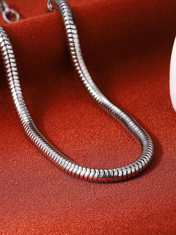 Srebrna bransoletka typu snake chain z gładkim, elastycznym splotem i regulowanym zapięciem (2).webp