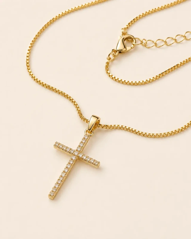 Naszyjnik Faith Glow złoty z krzyżykiem  (1).webp