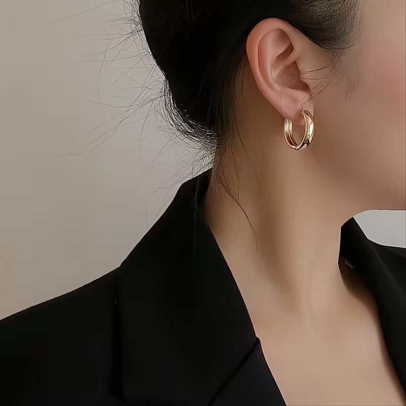 Kolczyki Solene Hoop złote koła damskie o średnicy 2,5 cm (3).webp