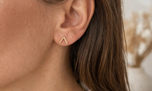Kolczyki upper lobe złote V Shape